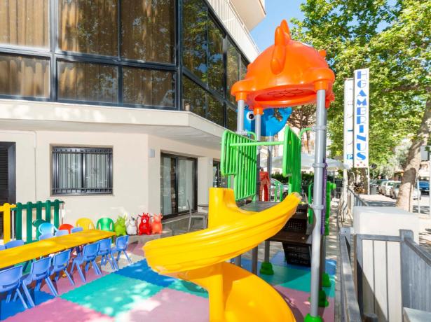 gambrinusrimini it offerta-prima-settimana-di-agosto-in-hotel-a-rimini-con-piscina 021