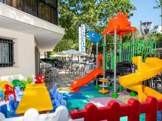 gambrinusrimini it offerta-agosto-in-hotel-per-famiglie-con-piscina-vicino-al-mare-marebello-rimini 020