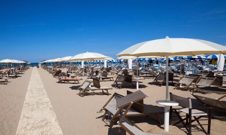 gambrinusrimini it offerta-settembre-hotel-per-famiglie-con-piscina-vicino-al-mare-a-marebello-rimini 015