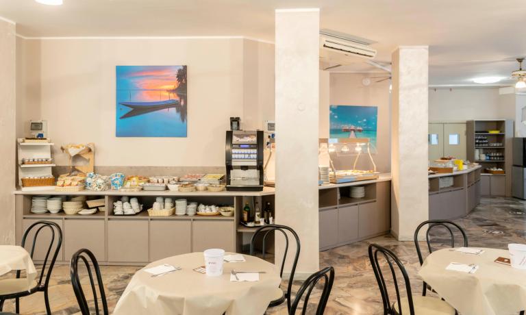 gambrinusrimini fr offre-septembre-hotel-pour-familles-avec-piscine-pres-de-la-mer-a-marebello-rimini 016